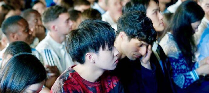 英雄联盟中走秀哥们的真实身份是什么？  第3张